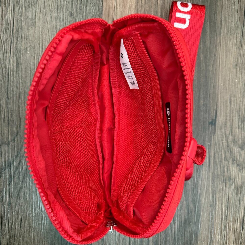 NWT Lululemon Everywhere Belt Bag *Wordmark* - Red - Picture 4 of 9